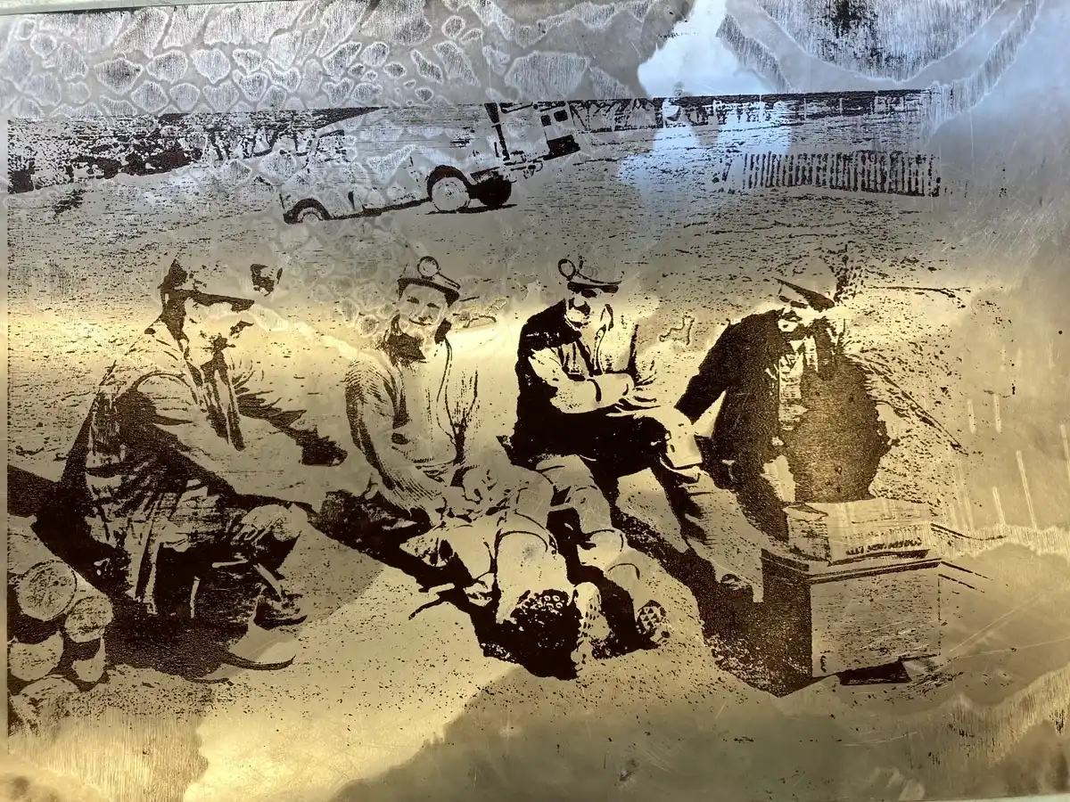 Cyfeillgarwch - Camaraderie